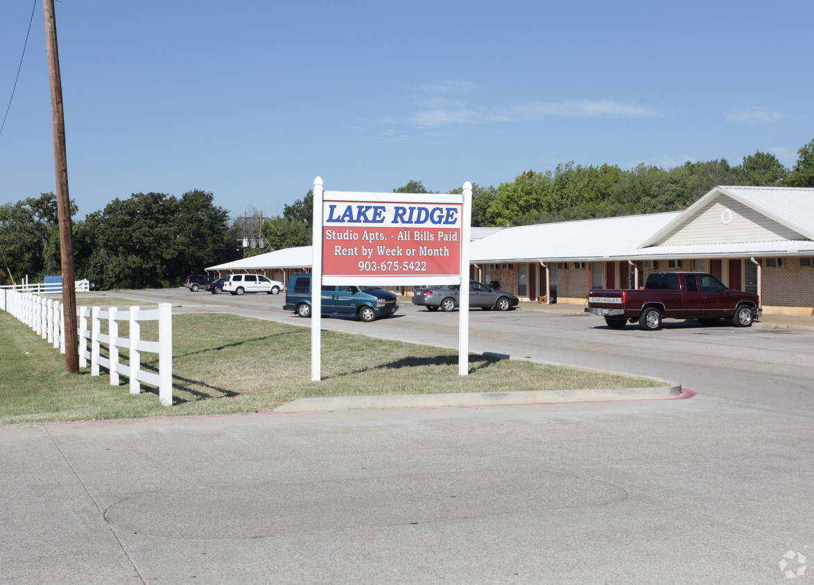 Primary Photo - Lake Ridge