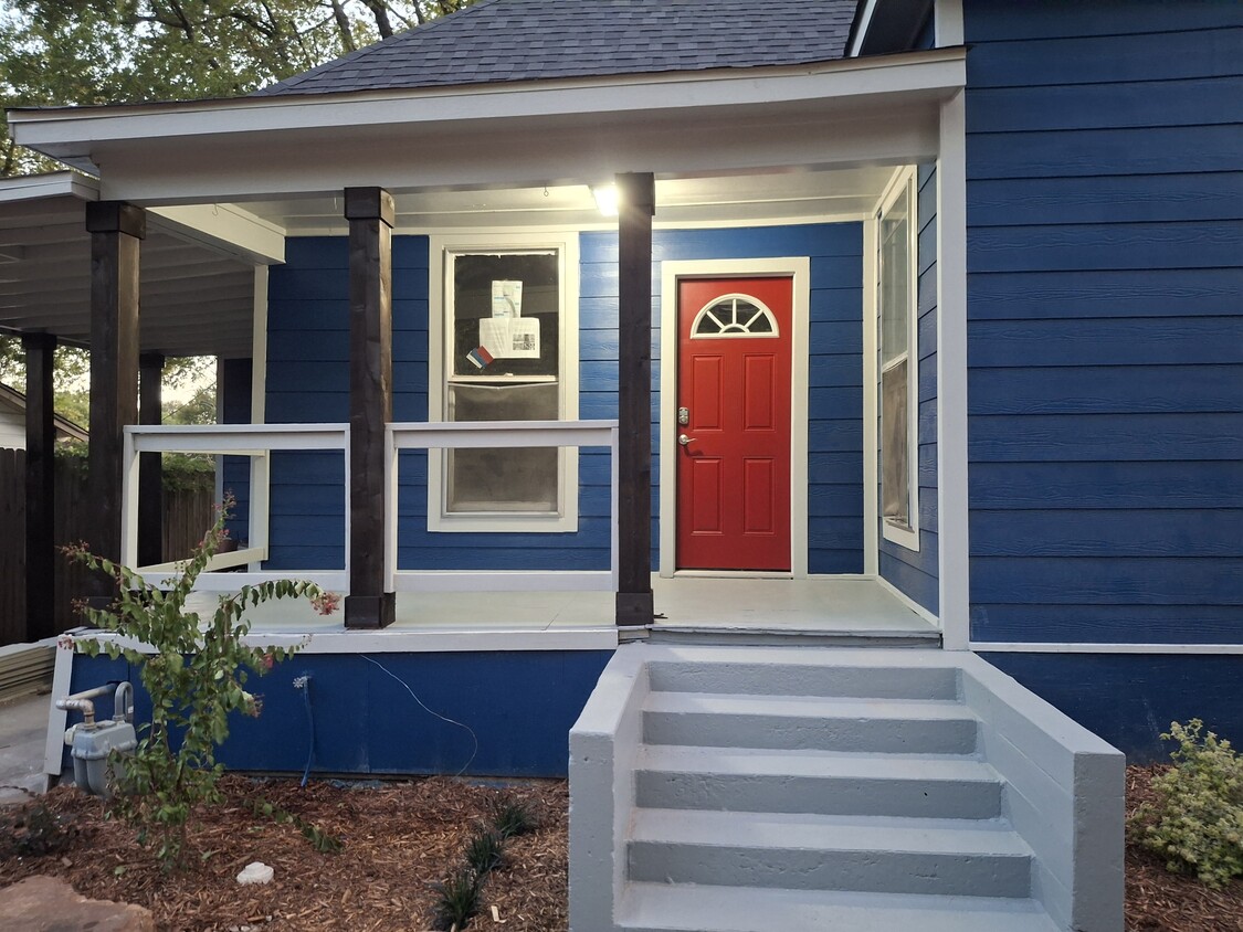 Primary Photo - 430 E Woodard St