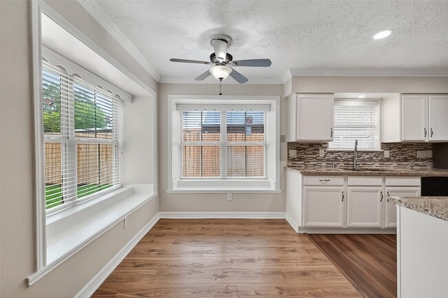 Foto del edificio - 13907 Old Village Ln