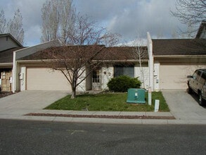 Building Photo - 1721 N Fairway Dr
