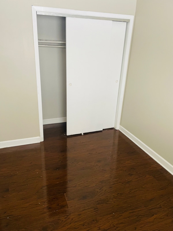 Building Photo - 1902 N Green Ln N