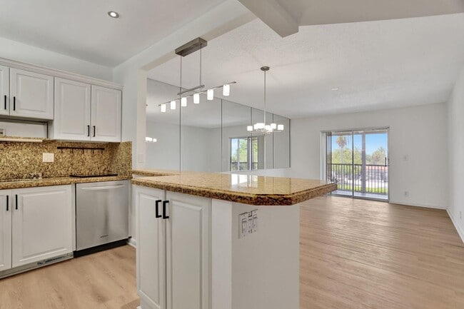 Building Photo - 257 South Cypress Road Apt #439, Pompano B...