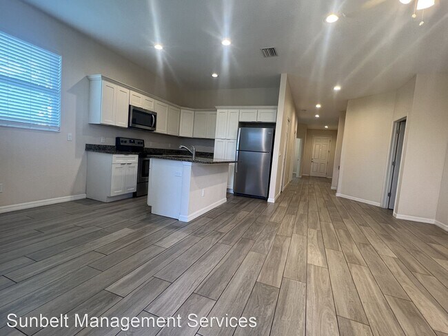 Building Photo - 3 br, 2 bath House - 1158 Oceanic Road