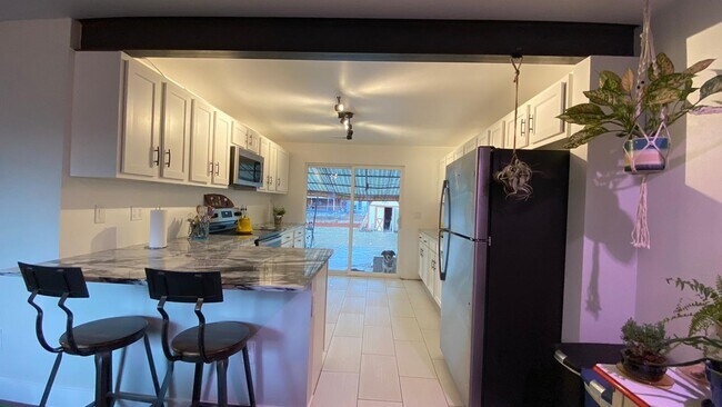 Building Photo - 12863 E Park Lane Dr