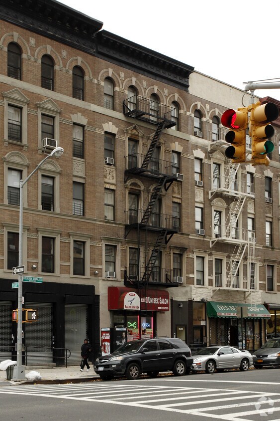 Foto del edificio - 2502 Frederick Douglass Blvd