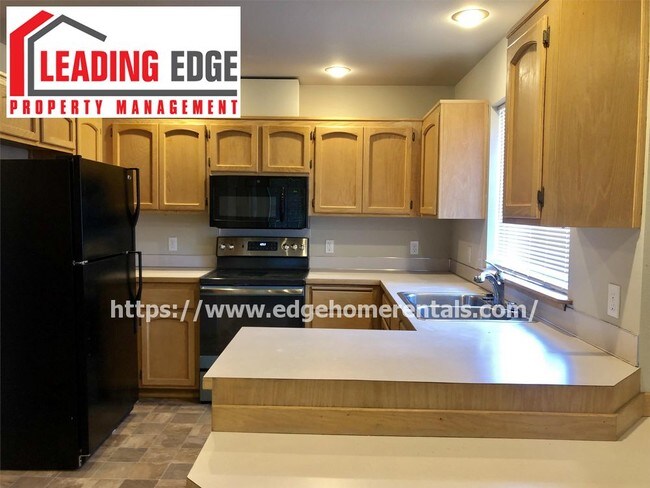Building Photo - 1501 Sunset Place - A