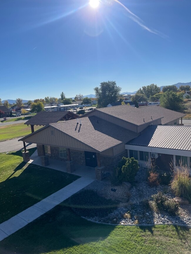 Foto del edificio - 460 W 600 N