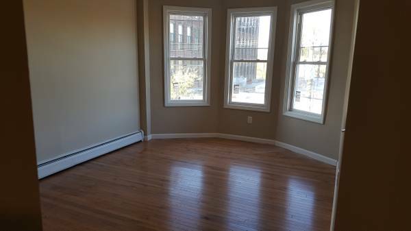 Foto principal - 8 Belmont Ave
