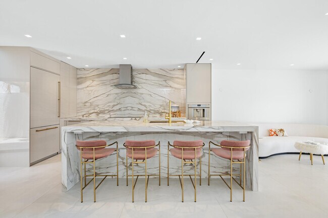 Foto del edificio - 3474 S Ocean Blvd