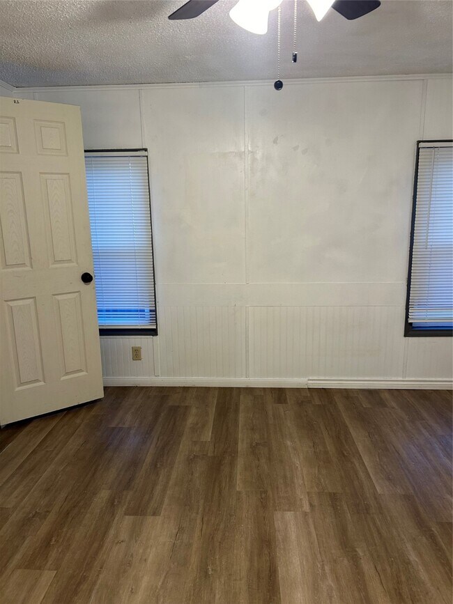 Foto del edificio - 10014 Cedar Landing Dr