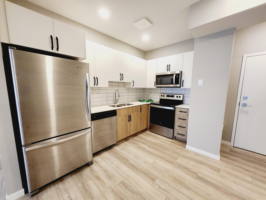 Photo principale - 856 Secord Blvd NW