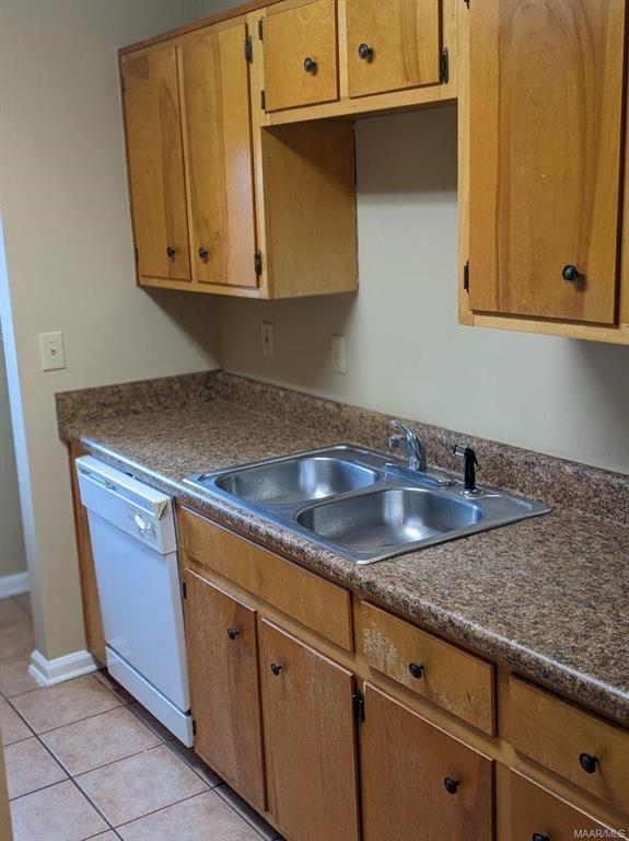 Foto del edificio - 3312 Royal Creek Rd