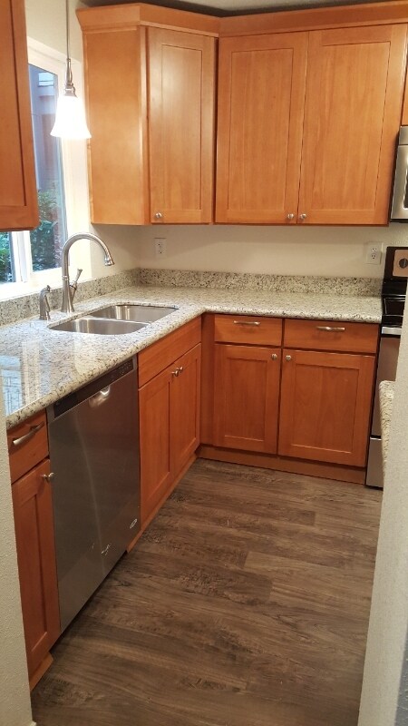 Foto del edificio - 1461 Rainier Ct
