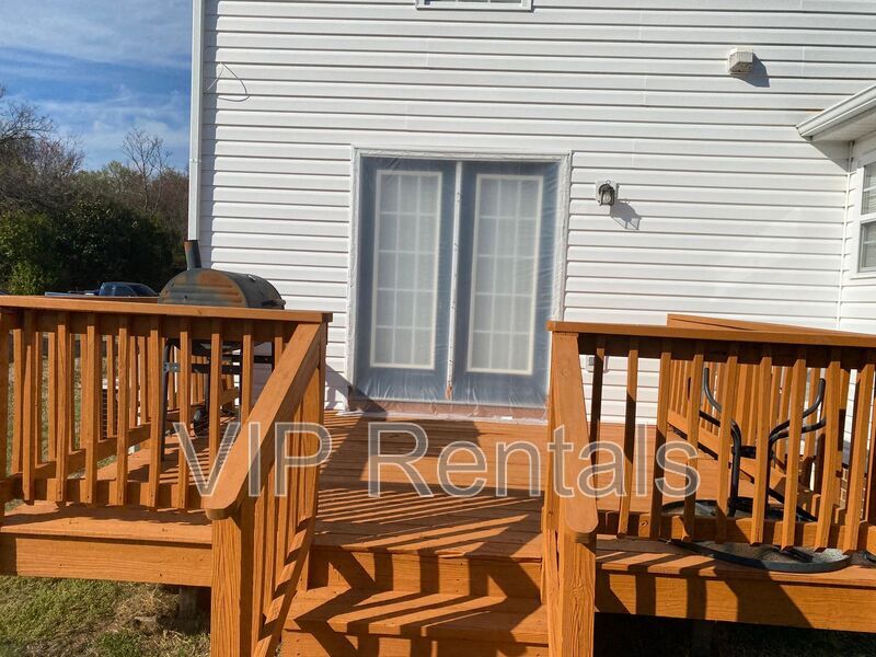 Building Photo - 1127 Wilderness Dr