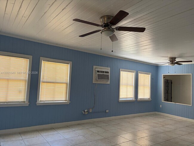 Foto del edificio - 2835 SW 37th Ct