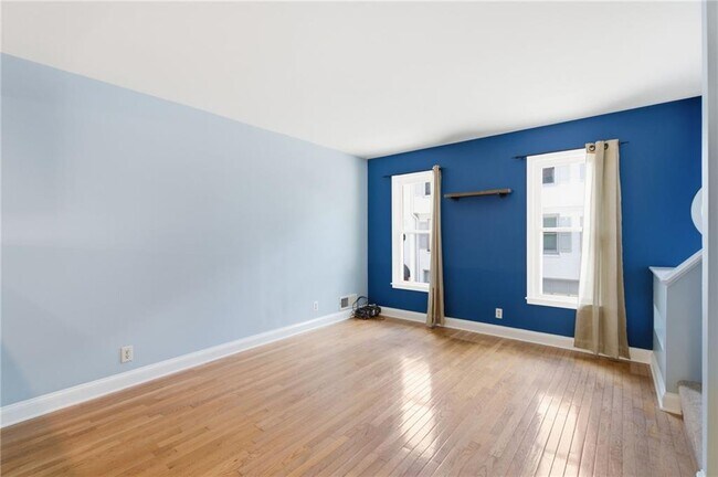 Foto del edificio - 856 St Charles Ave NE