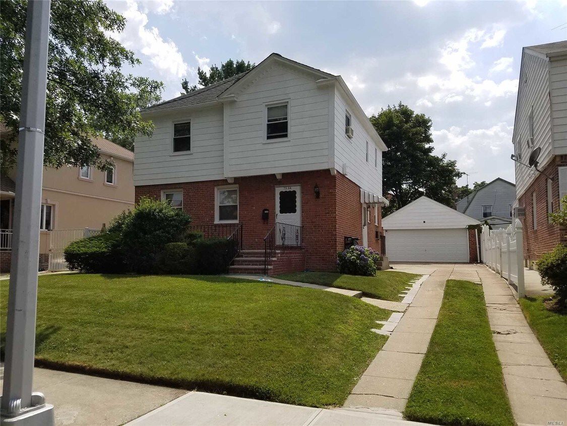Primary Photo - 73-64 196th St
