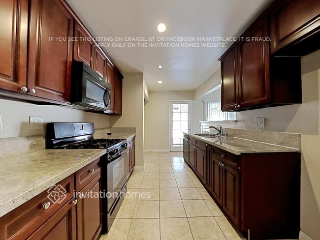 Foto del edificio - 21717 Bryant St