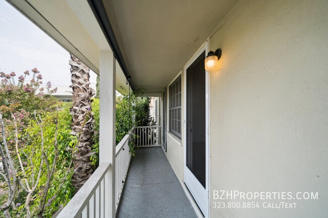 Building Photo - 12027 Albers St