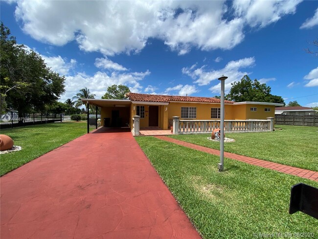 Building Photo - 8261 SW 38th St