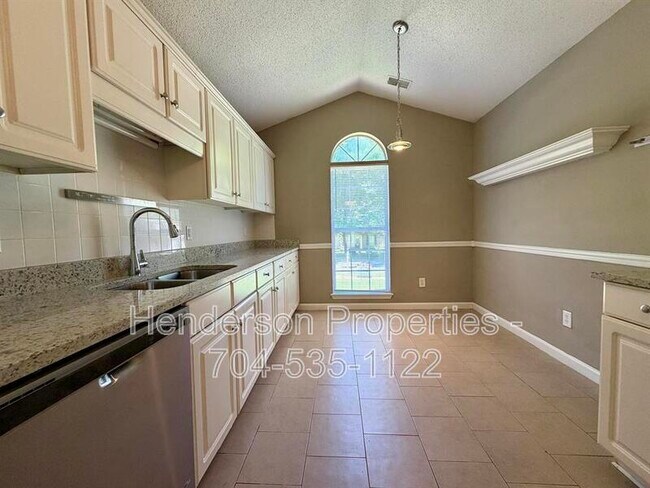 Foto del edificio - 8410 Cullingford Ln