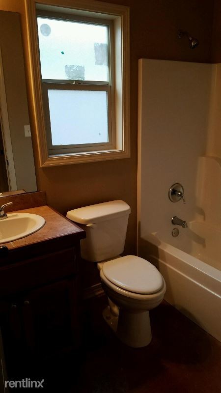 Building Photo - 2 br, 2 bath Apartment - 123 Lakeside Drive