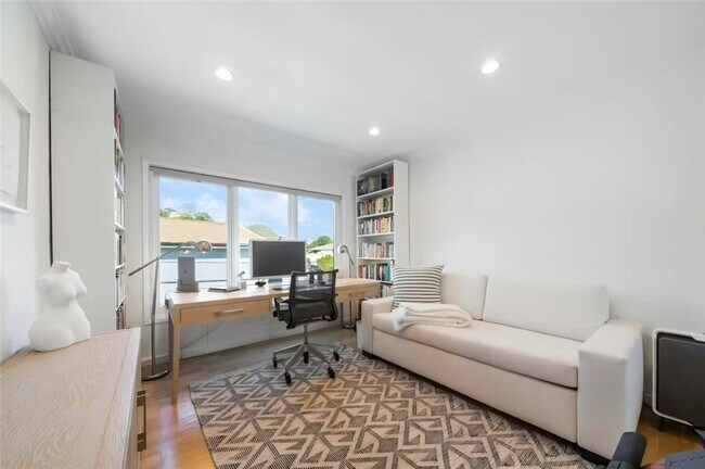 Foto del edificio - 3407 Huxley St