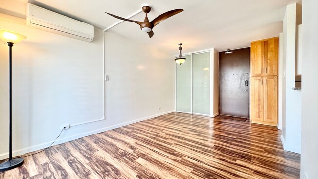 Building Photo - UPDATED 2 BEDROOM UNIT IN CONVENIENT PUNAHOU