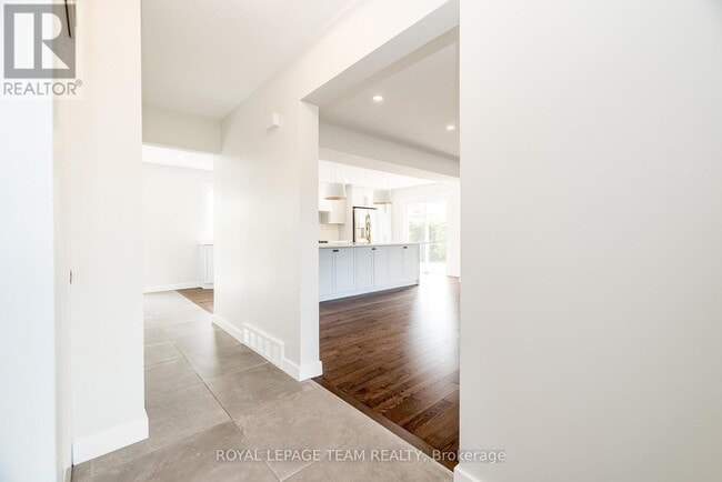 Building Photo - 6 Lillico Dr