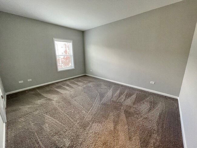 Foto del edificio - 811 E Main St