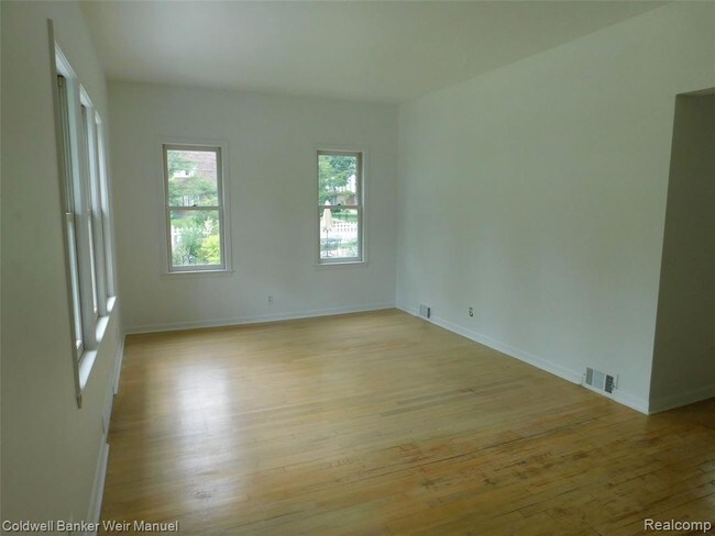 Foto del edificio - 374 Rivard Blvd