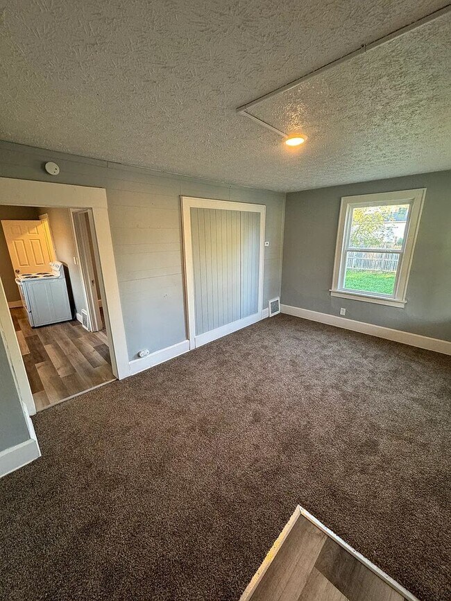 Foto del edificio - 3 Bed / 1.5 Bath – Front Porch, Garage & Large Backyard in Canton!