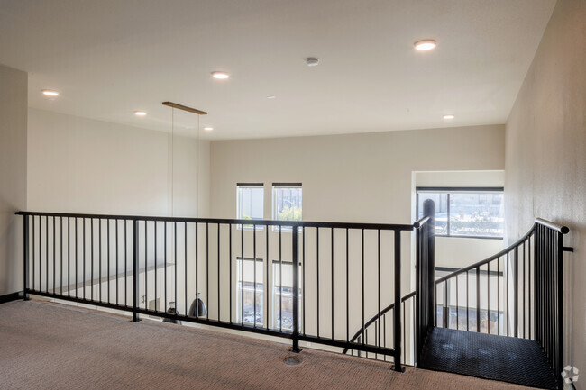 1BR, 1BA - 1,213SF - Loft - Edmond Curtis Park