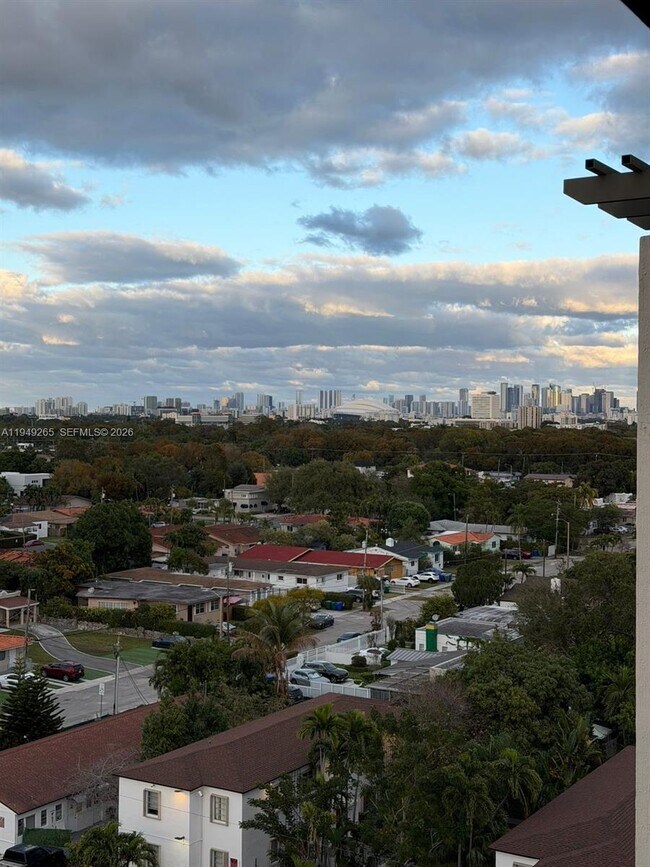 Foto del edificio - 50 Menores Ave