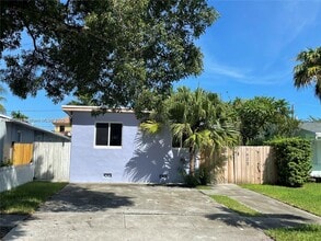 Building Photo - 1625 Fletcher St
