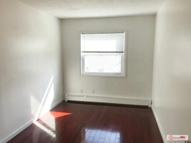 Foto del edificio - 3 bedroom in Brooklyn NY 11201