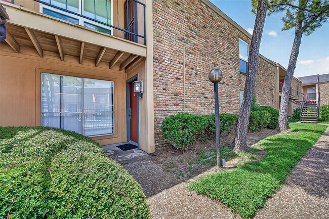 Foto del edificio - 3303 W Greenridge Dr