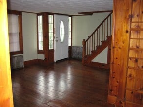 Building Photo - 50 Elm St