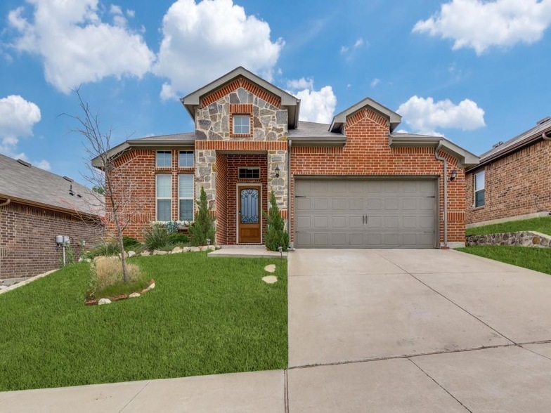 Foto principal - 10832 Live Oak Creek Dr