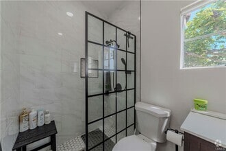 Building Photo - 410 W 220th St