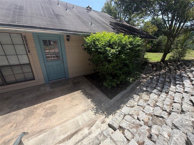 Foto del edificio - 11101 Oak Branch Dr