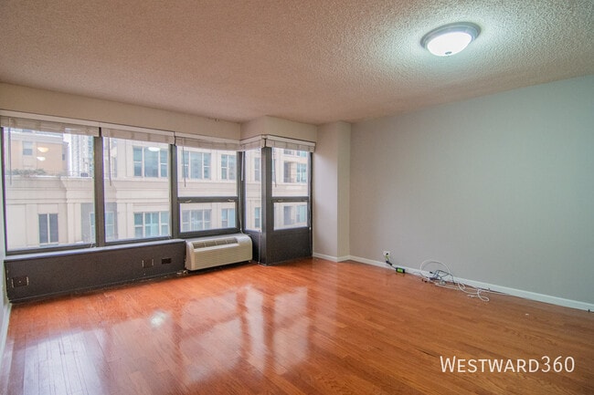 Building Photo - 30 E Huron-906
