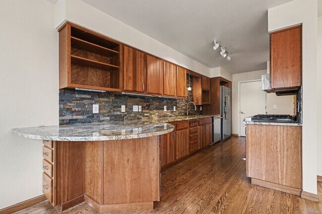 Building Photo - 2Bed 2.5Bath in Indian Creek Community - Tour Today!