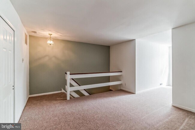 Foto del edificio - 703 Cheswold Ct