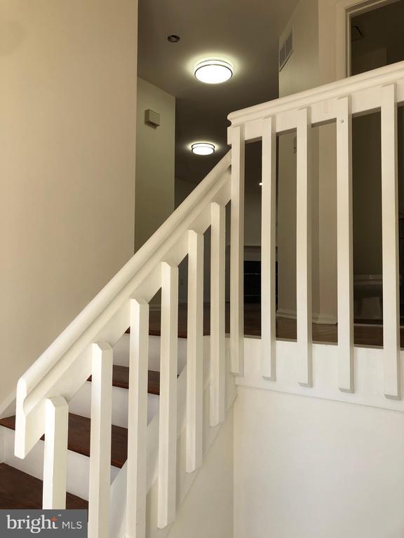 Building Photo - 4202 Quaker Ct