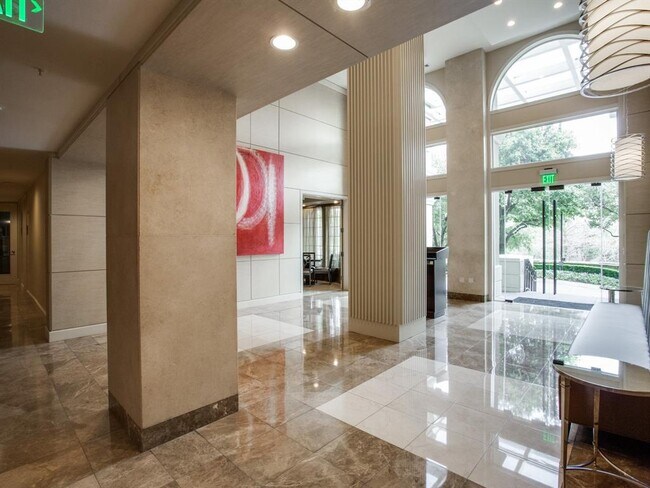 Building Photo - 3225 Turtle Creek Blvd