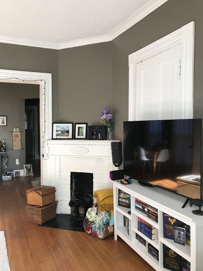 Living room - 44 Merriman St