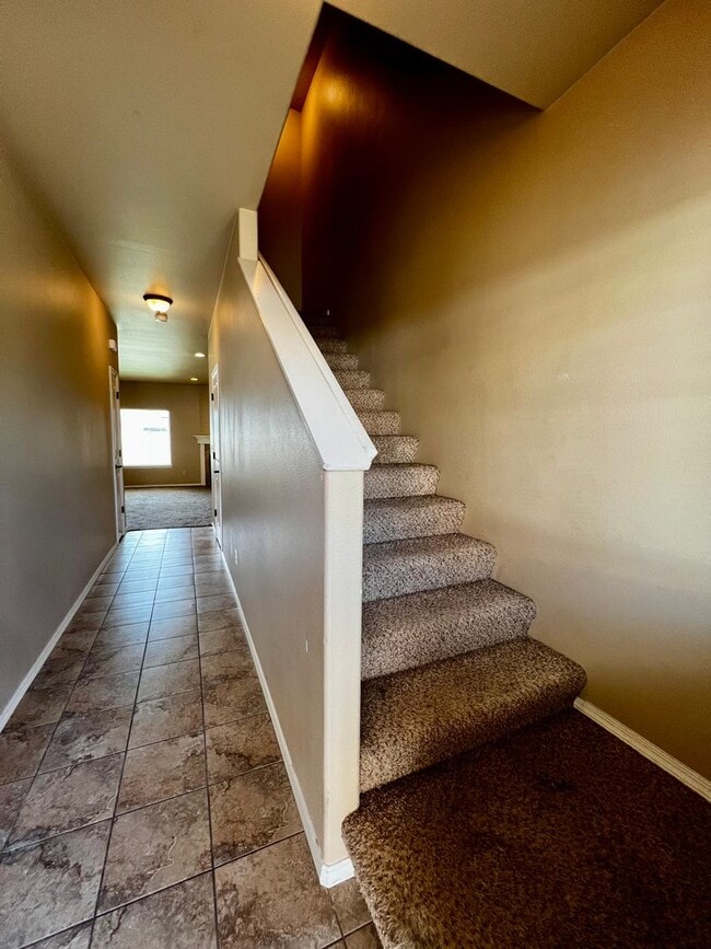 Building Photo - 636 S 36th Ave