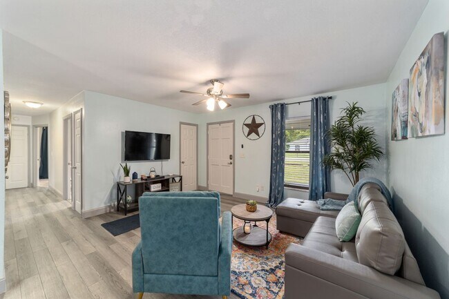 Foto del edificio - 7642 SW 80th St