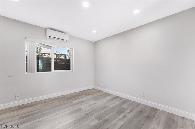 Foto del edificio - 5149 Poncho Cir